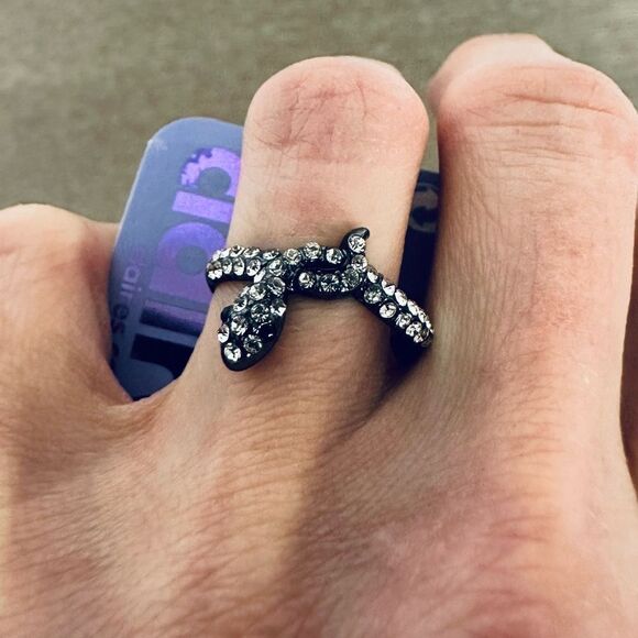 Crystal Snake Wrap Gunmetal Claire’s Halloween Ring - Picture 3 of 6